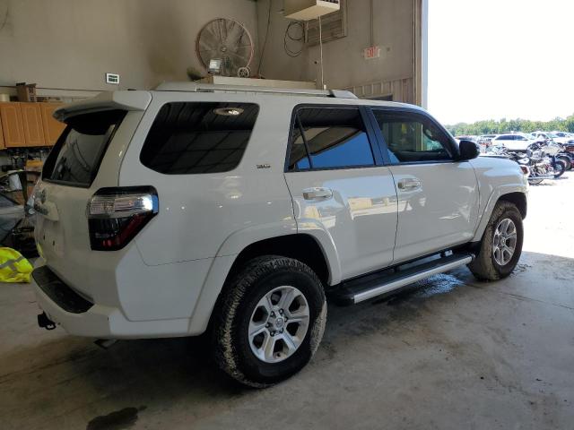 Photo 3 from auction – 2018 TOYOTA 4RUNNER SR with VIN JTEBU5JR8J5525153