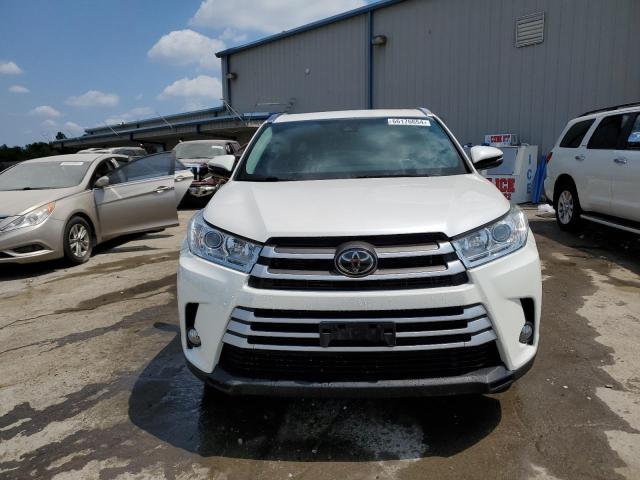 Photo 5 from auction – 2018 TOYOTA HIGHLANDER with VIN 5TDJZRFH8JS857032