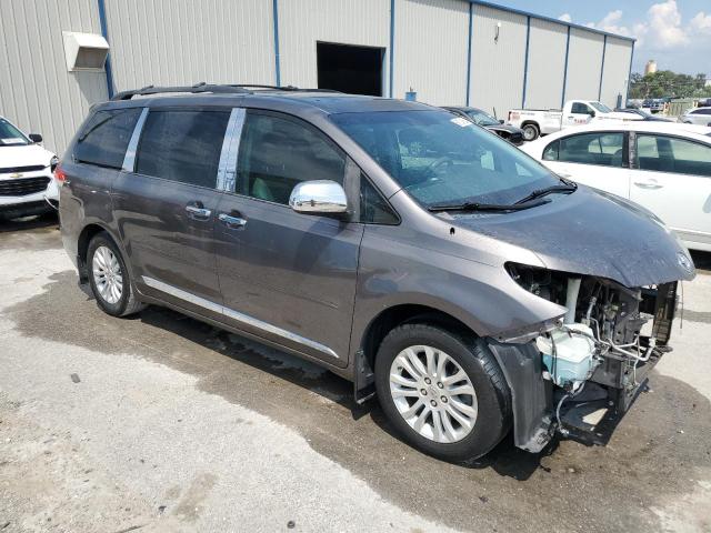 Photo 4 from auction – 2012 TOYOTA SIENNA XLE with VIN 5TDYK3DC7CS245088