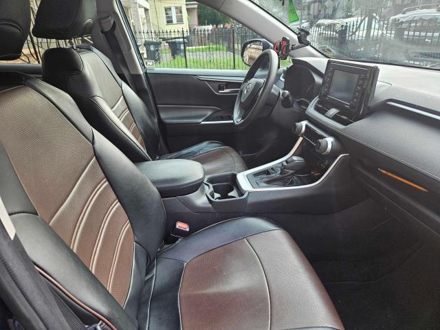 Photo 5 from auction – 2021 TOYOTA RAV4 XLE with VIN 2T3W1RFV5MW154042
