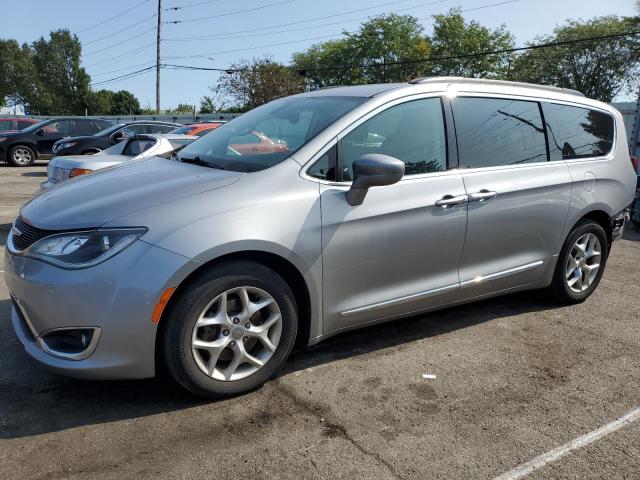 CHRYSLER PACIFICA T 2017 with VIN 2C4RC1BG1HR541929 - Photo from auction