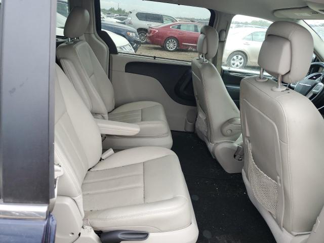 Photo 11 from auction – 2015 CHRYSLER TOWN & COU with VIN 2C4RC1CG4FR555044