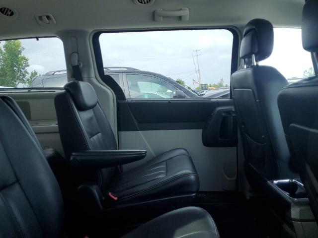 Photo 11 from auction – 2010 CHRYSLER TOWN & COU with VIN 2A4RR8DXXAR496008