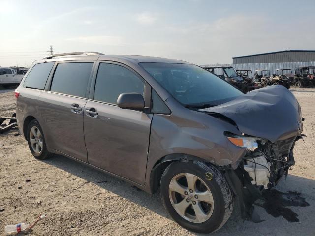 Photo 4 from auction – 2015 TOYOTA SIENNA LE with VIN 5TDKK3DC9FS651383