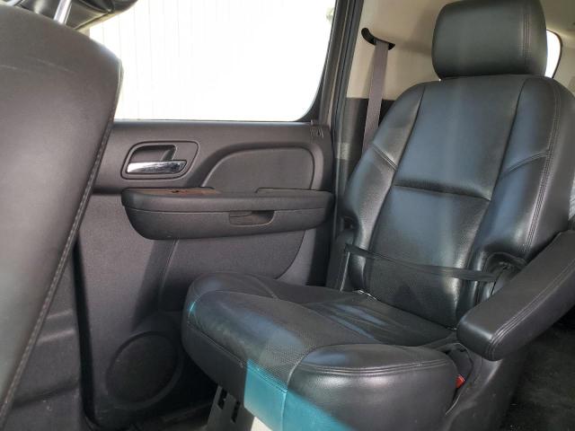 Photo 10 from auction – 2011 CHEVROLET SUBURBAN K with VIN 1GNSKKE30BR375183