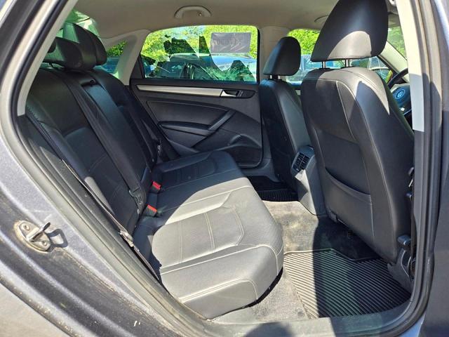 Photo 10 from auction – 2014 VOLKSWAGEN PASSAT SE with VIN 1VWBT7A37EC047594