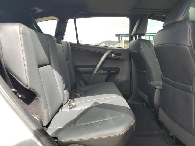 Photo 10 from auction – 2018 TOYOTA RAV4 SE with VIN 2T3NFREV8JW415853
