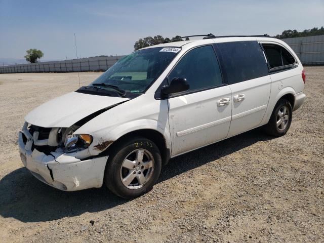 DODGE GRAND CARA 2005 with VIN 2D4GP44L35R416243 - Photo from auction