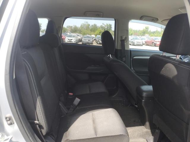 Фото 11 с аукциона – 2016 MITSUBISHI OUTLANDER с VIN JA4AZ3A33GZ012292