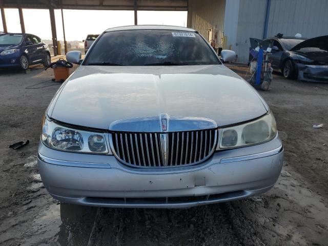Photo 5 from auction – 2000 LINCOLN TOWN CAR E with VIN 1LNHM81W8YY877899