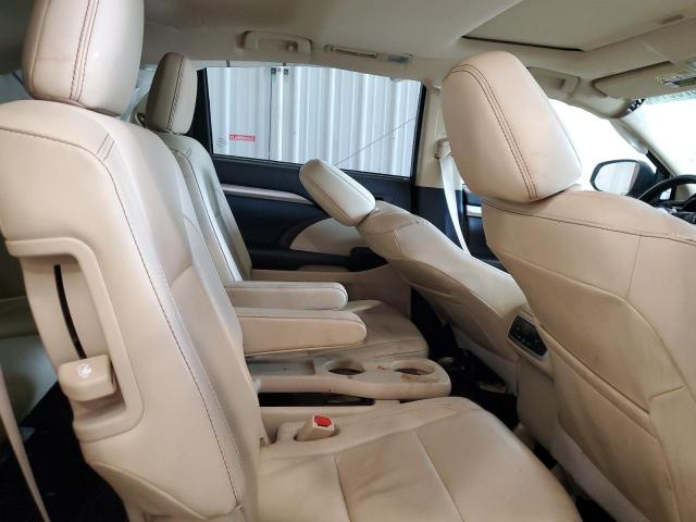 Photo 11 from auction – 2018 TOYOTA HIGHLANDER with VIN 5TDJZRFH1JS562225
