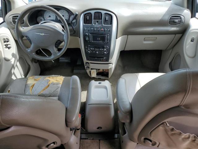Photo 8 from auction – 2005 CHRYSLER TOWN & COU with VIN 2C4GP54L85R395604