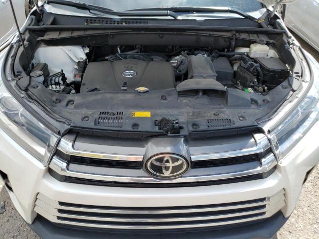 Photo 11 from auction – 2017 TOYOTA HIGHLANDER with VIN 5TDYZRFH1HS212778
