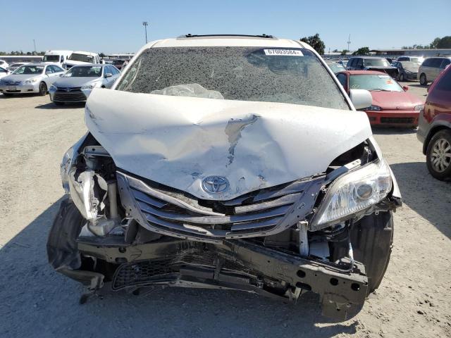 Photo 5 from auction – 2015 TOYOTA SIENNA XLE with VIN 5TDYK3DC1FS588130