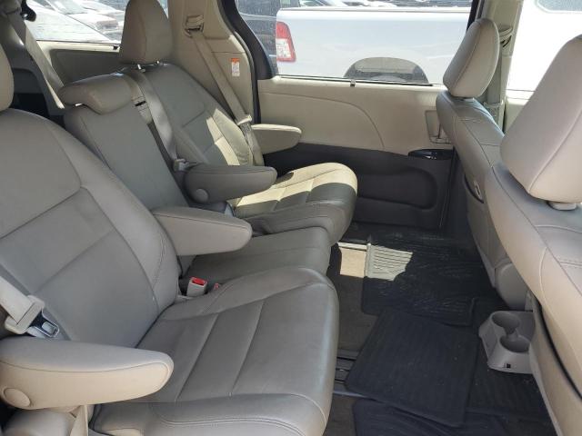 Photo 11 from auction – 2017 TOYOTA SIENNA XLE with VIN 5TDYZ3DC5HS880863