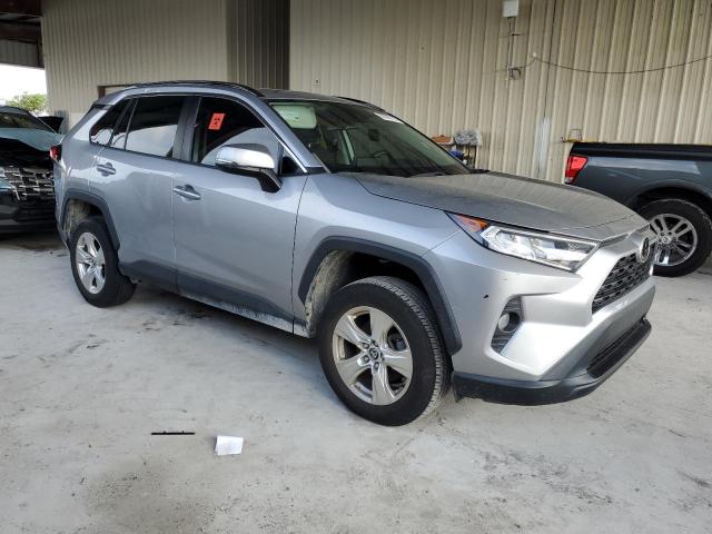 Photo 4 from auction – 2021 TOYOTA RAV4 XLE with VIN 2T3W1RFV9MC150433