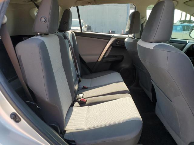 Photo 11 from auction – 2015 TOYOTA RAV4 LE with VIN JTMZFREV6FJ040097