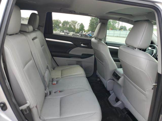 Photo 11 from auction – 2016 TOYOTA HIGHLANDER with VIN 5TDJKRFH8GS506991