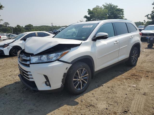 TOYOTA HIGHLANDER 2019 with VIN 5TDJZRFH8KS577872 - Photo from auction