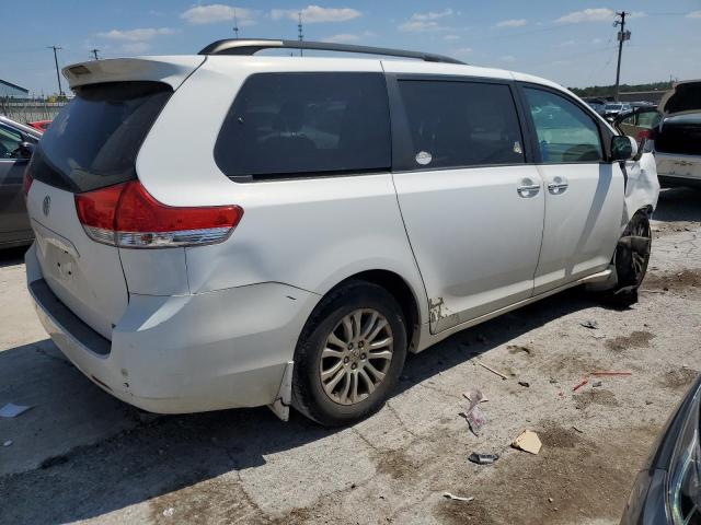 Photo 3 from auction – 2011 TOYOTA SIENNA XLE with VIN 5TDYK3DC5BS107810
