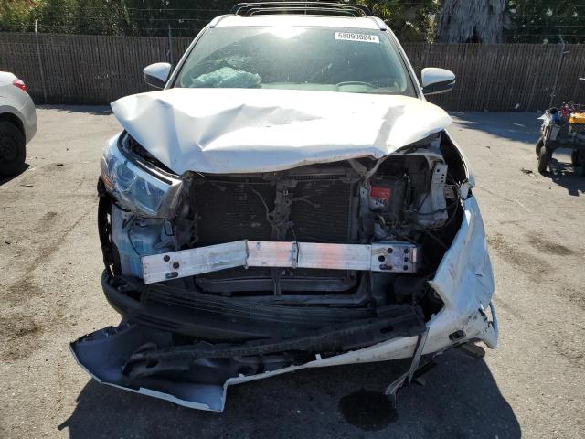 Photo 5 from auction – 2015 TOYOTA HIGHLANDER with VIN 5TDJKRFH5FS110225