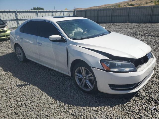 Photo 4 from auction – 2015 VOLKSWAGEN PASSAT SE with VIN 1VWBV7A30FC038568