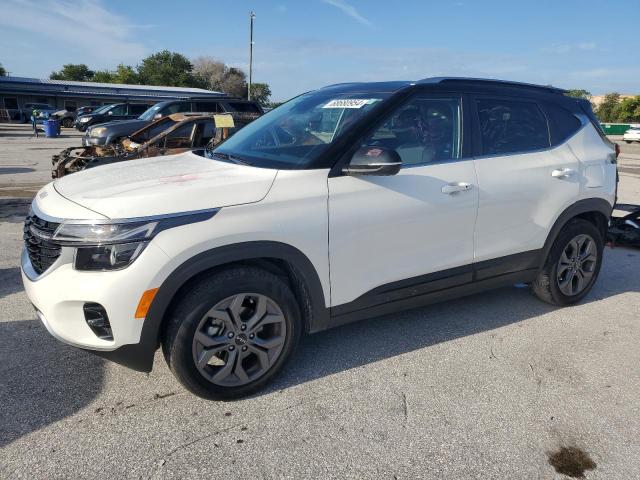 KIA SELTOS S 2024 with VIN KNDEU2AA8R7501199 - Photo from auction