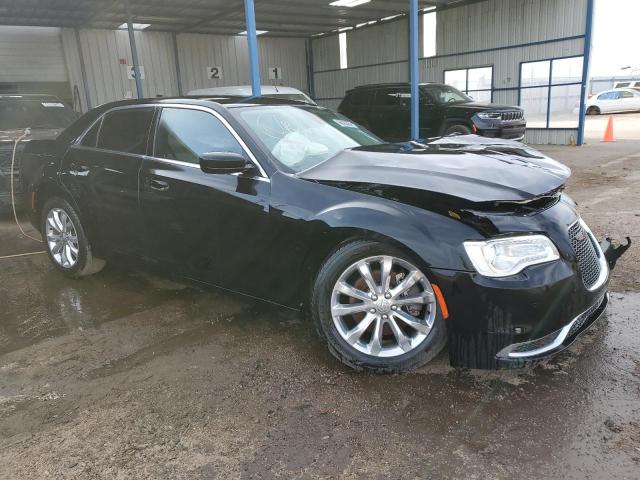 Photo 4 from auction – 2017 CHRYSLER 300 LIMITE with VIN 2C3CCARG2HH610357