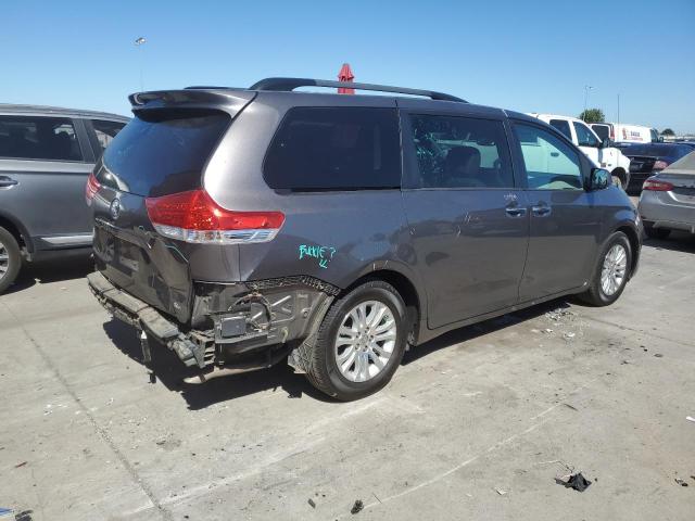 Photo 3 from auction – 2014 TOYOTA SIENNA XLE with VIN 5TDYK3DC1ES458797