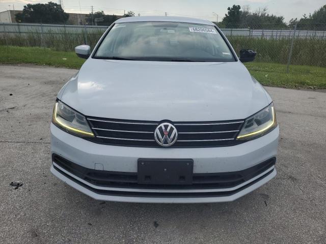 Photo 5 from auction – 2017 VOLKSWAGEN JETTA S with VIN 3VW2B7AJ5HM232652
