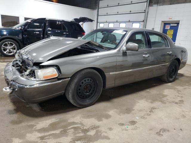 LINCOLN TOWN CAR U 2004 with VIN 1LNHM83W04Y629296 - Photo from auction