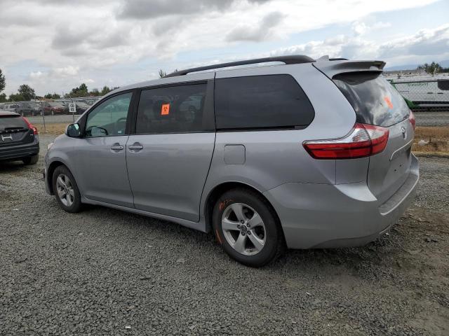 Photo 2 from auction – 2018 TOYOTA SIENNA LE with VIN 5TDKZ3DC0JS944481