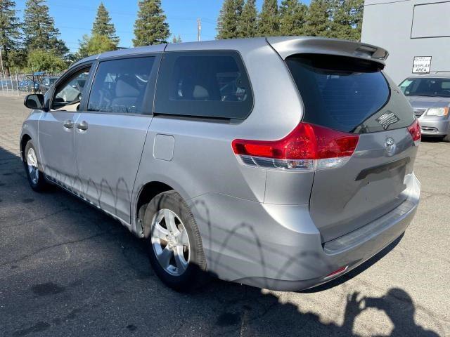 Photo 3 from auction – 2011 TOYOTA SIENNA with VIN 5TDZK3DC9BS001932