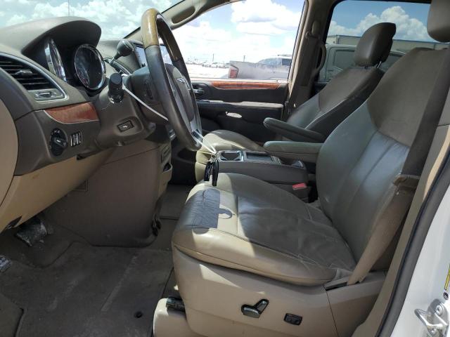 Photo 7 from auction – 2015 CHRYSLER TOWN & COU with VIN 2C4RC1GG0FR584244