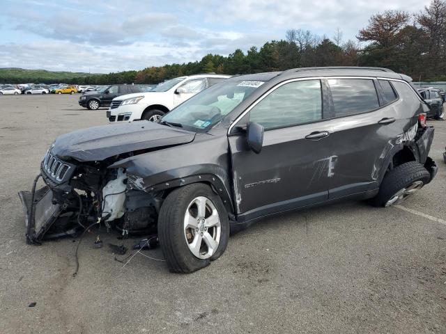 JEEP COMPASS LA 2019 with VIN 3C4NJDBB7KT670045 - Photo from auction