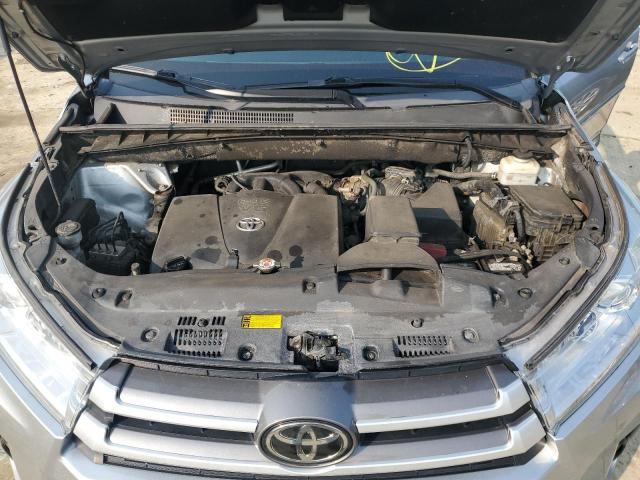 Photo 12 from auction – 2018 TOYOTA HIGHLANDER with VIN 5TDJZRFH6JS530564