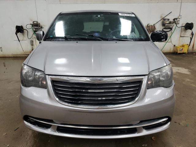 Photo 5 from auction – 2015 CHRYSLER TOWN & COU with VIN 2C4RC1HG3FR554637