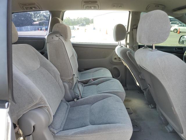 Photo 11 from auction – 2004 TOYOTA SIENNA CE with VIN 5TDZA23C84S019839