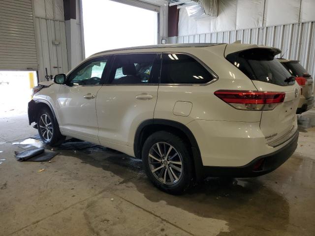 Photo 2 from auction – 2018 TOYOTA HIGHLANDER with VIN 5TDJZRFH6JS557411