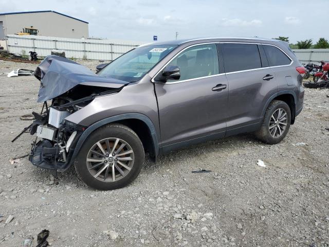 TOYOTA HIGHLANDER 2019 with VIN 5TDJZRFH6KS583427 - Photo from auction
