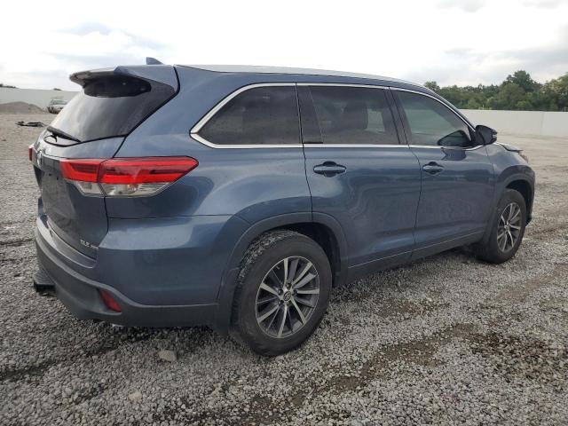Photo 3 from auction – 2017 TOYOTA HIGHLANDER with VIN 5TDJZRFH0HS454611