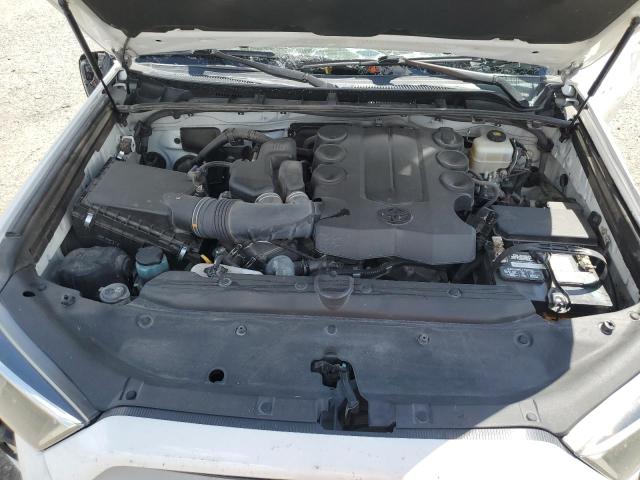 Photo 12 from auction – 2018 TOYOTA 4RUNNER SR with VIN JTEBU5JR2J5556513