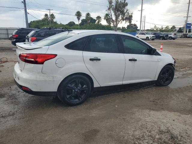 Photo 3 from auction – 2015 FORD FOCUS S with VIN 1FADP3E27FL255296