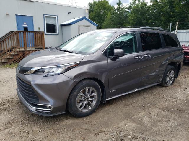 TOYOTA SIENNA XLE 2021 with VIN 5TDYRKEC8MS072185 - Photo from auction