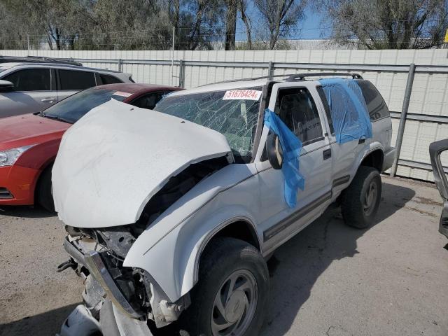CHEVROLET BLAZER 2000 with VIN 1GNDT13W0Y2374291 - Photo from auction