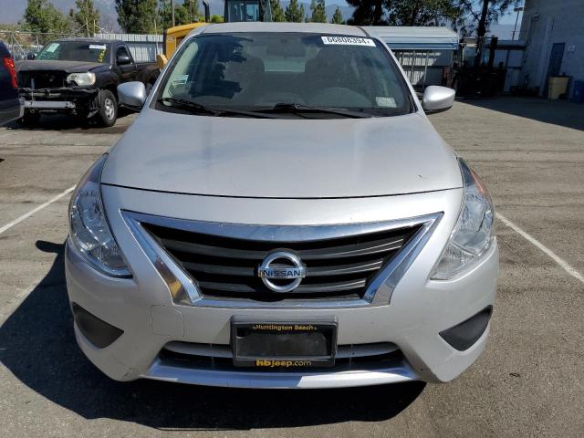 صورة رقم 5 من المزاد - 2017 NISSAN VERSA S مع VIN 3N1CN7AP1HK451111