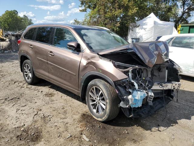 Photo 4 from auction – 2018 TOYOTA HIGHLANDER with VIN 5TDJZRFH3JS899091