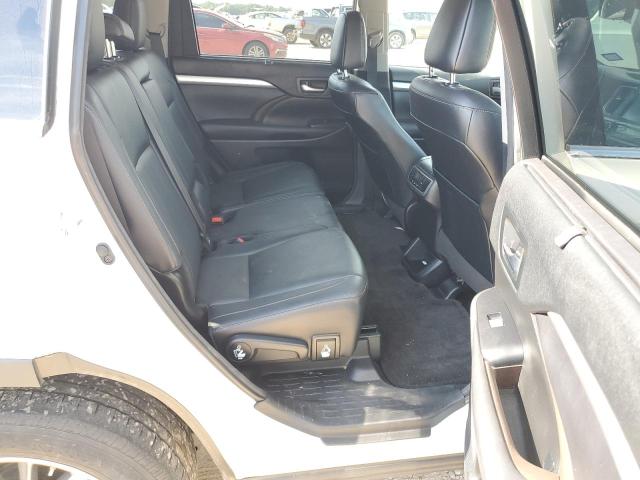 Photo 11 from auction – 2018 TOYOTA HIGHLANDER with VIN 5TDKZRFH8JS271628