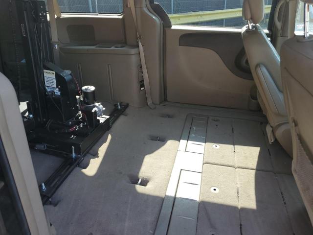Photo 11 from auction – 2015 CHRYSLER TOWN & COU with VIN 2C4RC1BG0FR695593