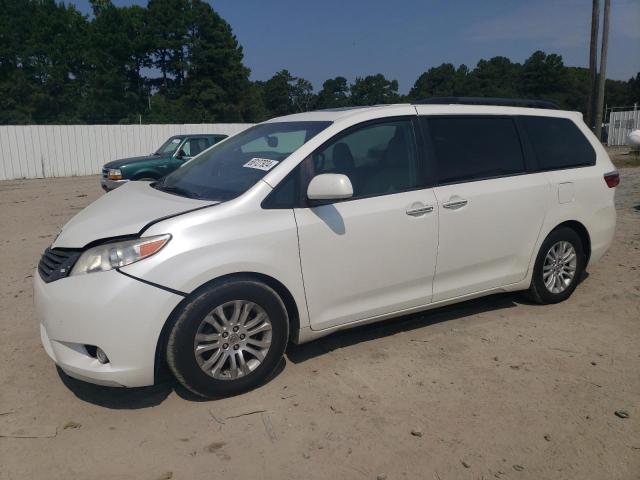 TOYOTA SIENNA XLE 2016 with VIN 5TDYK3DC8GS718907 - Photo from auction